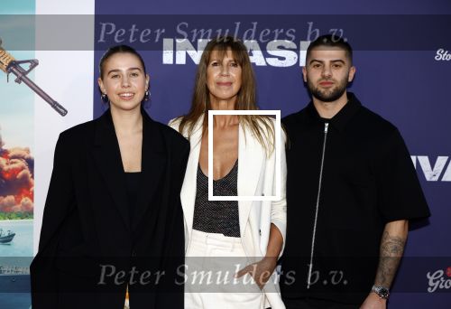 Amsterdam 8 april 2024
Premiere Invasie in Pathe Arena met oa Tarikh Jansen Ortal Vriend Raymond Thiry Gijs Scholten v Aschat Jasha Rudge Gijs Blom Fedja v Huet . Bobby Boermans is de regisseur. Isa Hoes kwam met haar kinderen Vlinder Kamerling en Merlijn Kamerling