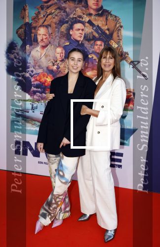 Amsterdam 8 april 2024
Premiere Invasie in Pathe Arena met oa Tarikh Jansen Ortal Vriend Raymond Thiry Gijs Scholten v Aschat Jasha Rudge Gijs Blom Fedja v Huet . Bobby Boermans is de regisseur. Isa Hoes kwam met haar kinderen Vlinder Kamerling en Merlijn Kamerling