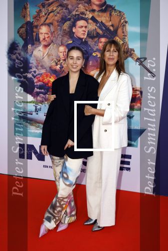 Amsterdam 8 april 2024
Premiere Invasie in Pathe Arena met oa Tarikh Jansen Ortal Vriend Raymond Thiry Gijs Scholten v Aschat Jasha Rudge Gijs Blom Fedja v Huet . Bobby Boermans is de regisseur. Isa Hoes kwam met haar kinderen Vlinder Kamerling en Merlijn Kamerling