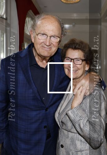 Amsterdam 23 april 2024
Boekpresntatie Andre v Duin in het Apollo first hotel. Joop v d Ende kwam met zijn vrouw Janine v d Ende