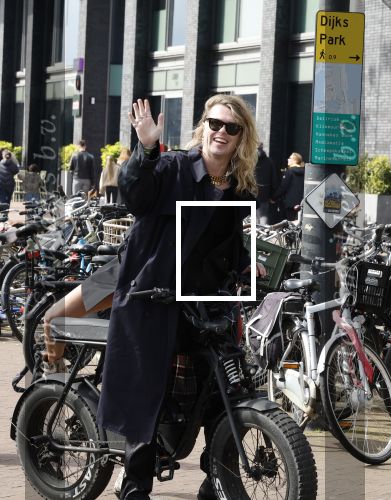 Amsterdam 21 april 2024
Jordy Huisman van Kris Kross Amsterdam viert zijn 40e verjaardag met een boottocht door de grachten van Amsterdam. Jordy Huisman met zijn vriendin Kathie Lam