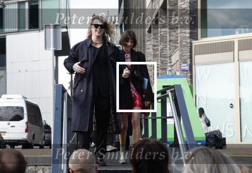 Amsterdam 21 april 2024
Jordy Huisman van Kris Kross Amsterdam viert zijn 40e verjaardag met een boottocht door de grachten van Amsterdam. Jordy Huisman met zijn vriendin Kathie Lam
