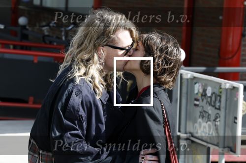 Amsterdam 21 april 2024
Jordy Huisman van Kris Kross Amsterdam viert zijn 40e verjaardag met een boottocht door de grachten van Amsterdam. Jordy Huisman met zijn vriendin Kathie Lam