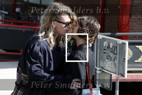 Amsterdam 21 april 2024
Jordy Huisman van Kris Kross Amsterdam viert zijn 40e verjaardag met een boottocht door de grachten van Amsterdam. Jordy Huisman met zijn vriendin Kathie Lam