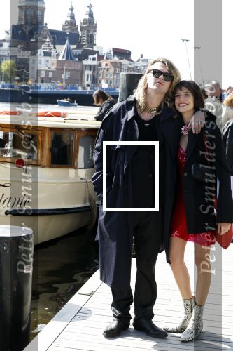 Amsterdam 21 april 2024
Jordy Huisman van Kris Kross Amsterdam viert zijn 40e verjaardag met een boottocht door de grachten van Amsterdam. Jordy Huisman met zijn vriendin Kathie Lam