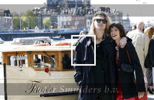Amsterdam 21 april 2024
Jordy Huisman van Kris Kross Amsterdam viert zijn 40e verjaardag met een boottocht door de grachten van Amsterdam. Jordy Huisman met zijn vriendin Kathie Lam