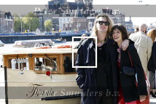 Amsterdam 21 april 2024
Jordy Huisman van Kris Kross Amsterdam viert zijn 40e verjaardag met een boottocht door de grachten van Amsterdam. Jordy Huisman met zijn vriendin Kathie Lam