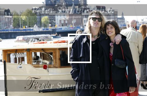 Amsterdam 21 april 2024
Jordy Huisman van Kris Kross Amsterdam viert zijn 40e verjaardag met een boottocht door de grachten van Amsterdam. Jordy Huisman met zijn vriendin Kathie Lam