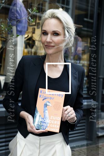 Amsterdam 16 april 2024
Boekpresentatie Kimberley Klaver. Haar 2e boek heet Zuid moeders hebben geen geheimen.