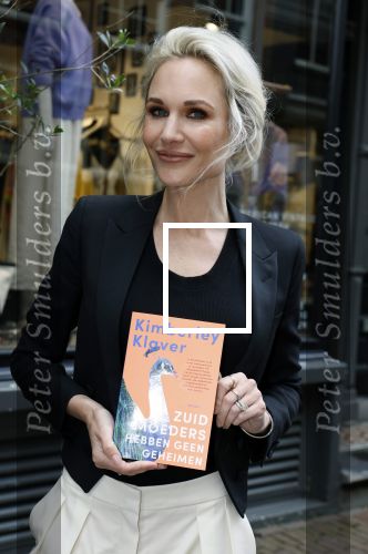 Amsterdam 16 april 2024
Boekpresentatie Kimberley Klaver. Haar 2e boek heet Zuid moeders hebben geen geheimen.