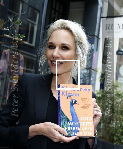 Amsterdam 16 april 2024
Boekpresentatie Kimberley Klaver. Haar 2e boek heet Zuid moeders hebben geen geheimen.