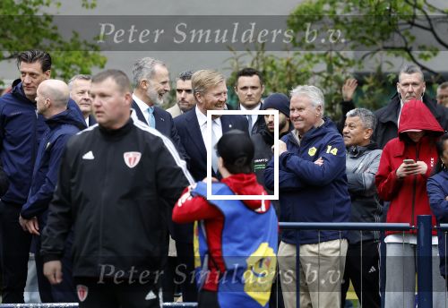 Amsterdam 17 april 2024
Staatsbezoek Nederland - Spanje met Koning Willem Alexander Koningin Maxima Koning Filipe en Koningin Letizia van Spanje aan Nederland . Koning Willem Alexander en Koning Felipe bezoeken Cruyff court in betondorp . oa aanwezig Jordy Cruijff Susila Cruijff Frank Rijkaard en Guus Hiddink.