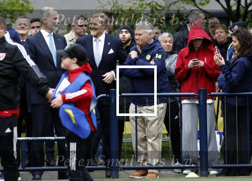 Amsterdam 17 april 2024
Staatsbezoek Nederland - Spanje met Koning Willem Alexander Koningin Maxima Koning Filipe en Koningin Letizia van Spanje aan Nederland . Koning Willem Alexander en Koning Felipe bezoeken Cruyff court in betondorp . oa aanwezig Jordy Cruijff Susila Cruijff Frank Rijkaard en Guus Hiddink.