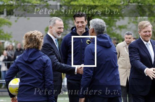 Amsterdam 17 april 2024
Staatsbezoek Nederland - Spanje met Koning Willem Alexander Koningin Maxima Koning Filipe en Koningin Letizia van Spanje aan Nederland . Koning Willem Alexander en Koning Felipe bezoeken Cruyff court in betondorp . oa aanwezig Jordy Cruijff Susila Cruijff Frank Rijkaard en Guus Hiddink.