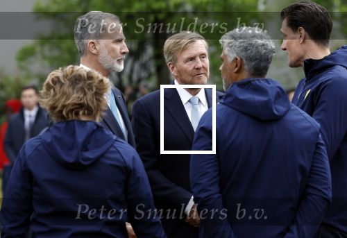 Amsterdam 17 april 2024
Staatsbezoek Nederland - Spanje met Koning Willem Alexander Koningin Maxima Koning Filipe en Koningin Letizia van Spanje aan Nederland . Koning Willem Alexander en Koning Felipe bezoeken Cruyff court in betondorp . oa aanwezig Jordy Cruijff Susila Cruijff Frank Rijkaard en Guus Hiddink.