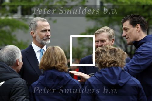 Amsterdam 17 april 2024
Staatsbezoek Nederland - Spanje met Koning Willem Alexander Koningin Maxima Koning Filipe en Koningin Letizia van Spanje aan Nederland . Koning Willem Alexander en Koning Felipe bezoeken Cruyff court in betondorp . oa aanwezig Jordy Cruijff Susila Cruijff Frank Rijkaard en Guus Hiddink.