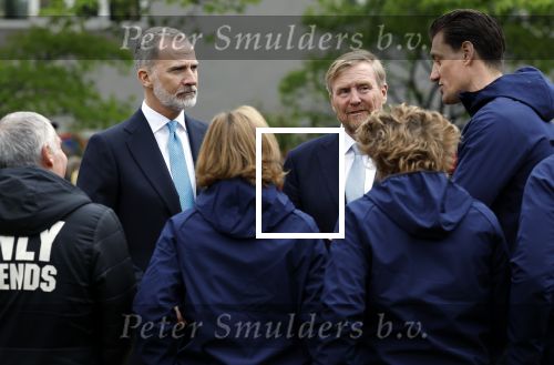 Amsterdam 17 april 2024
Staatsbezoek Nederland - Spanje met Koning Willem Alexander Koningin Maxima Koning Filipe en Koningin Letizia van Spanje aan Nederland . Koning Willem Alexander en Koning Felipe bezoeken Cruyff court in betondorp . oa aanwezig Jordy Cruijff Susila Cruijff Frank Rijkaard en Guus Hiddink.