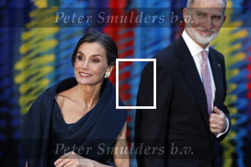 Amsterdam 18 april 2024
Contraprestatie
Koning Felipe en Koningin Letizia bieden het Koninklijk Paar een receptie aan in Museum STRAAT in Amsterdam. Hierbij is ook de Prinses van Oranje aanwezig. Tijdens de receptie openen de Koninklijke Paren een expositie van tien Spaanse en Nederlandse muurschilders. De tentoonstelling is tot en met 2 juni te bezoeken. Na de receptie neemt het Koninklijk Paar afscheid van de Spaanse Koning en Koningin. Aanwezig Koning Felipe Koningin Letizia Koning Willem Alexnader Koningin Maxima Prinses Amalia Prinses Margriet en Mr Pieter v Vollenhoven.