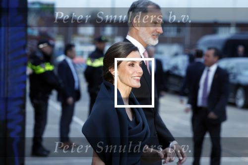 Amsterdam 18 april 2024
Contraprestatie
Koning Felipe en Koningin Letizia bieden het Koninklijk Paar een receptie aan in Museum STRAAT in Amsterdam. Hierbij is ook de Prinses van Oranje aanwezig. Tijdens de receptie openen de Koninklijke Paren een expositie van tien Spaanse en Nederlandse muurschilders. De tentoonstelling is tot en met 2 juni te bezoeken. Na de receptie neemt het Koninklijk Paar afscheid van de Spaanse Koning en Koningin. Aanwezig Koning Felipe Koningin Letizia Koning Willem Alexnader Koningin Maxima Prinses Amalia Prinses Margriet en Mr Pieter v Vollenhoven.