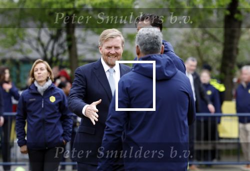 Amsterdam 17 april 2024
Staatsbezoek Nederland - Spanje met Koning Willem Alexander Koningin Maxima Koning Filipe en Koningin Letizia van Spanje aan Nederland . Koning Willem Alexander en Koning Felipe bezoeken Cruyff court in betondorp . oa aanwezig Jordy Cruijff Susila Cruijff Frank Rijkaard en Guus Hiddink.