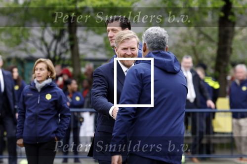 Amsterdam 17 april 2024
Staatsbezoek Nederland - Spanje met Koning Willem Alexander Koningin Maxima Koning Filipe en Koningin Letizia van Spanje aan Nederland . Koning Willem Alexander en Koning Felipe bezoeken Cruyff court in betondorp . oa aanwezig Jordy Cruijff Susila Cruijff Frank Rijkaard en Guus Hiddink.