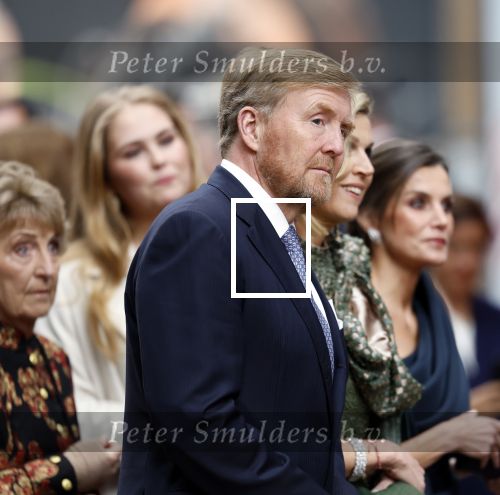 Amsterdam 18 april 2024
Contraprestatie
Koning Felipe en Koningin Letizia bieden het Koninklijk Paar een receptie aan in Museum STRAAT in Amsterdam. Hierbij is ook de Prinses van Oranje aanwezig. Tijdens de receptie openen de Koninklijke Paren een expositie van tien Spaanse en Nederlandse muurschilders. De tentoonstelling is tot en met 2 juni te bezoeken. Na de receptie neemt het Koninklijk Paar afscheid van de Spaanse Koning en Koningin. Aanwezig Koning Felipe Koningin Letizia Koning Willem Alexnader Koningin Maxima Prinses Amalia Prinses Margriet en Mr Pieter v Vollenhoven.