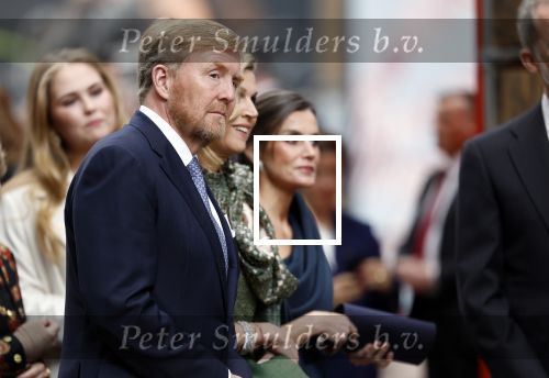 Amsterdam 18 april 2024
Contraprestatie
Koning Felipe en Koningin Letizia bieden het Koninklijk Paar een receptie aan in Museum STRAAT in Amsterdam. Hierbij is ook de Prinses van Oranje aanwezig. Tijdens de receptie openen de Koninklijke Paren een expositie van tien Spaanse en Nederlandse muurschilders. De tentoonstelling is tot en met 2 juni te bezoeken. Na de receptie neemt het Koninklijk Paar afscheid van de Spaanse Koning en Koningin. Aanwezig Koning Felipe Koningin Letizia Koning Willem Alexnader Koningin Maxima Prinses Amalia Prinses Margriet en Mr Pieter v Vollenhoven.