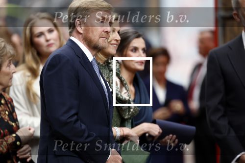 Amsterdam 18 april 2024
Contraprestatie
Koning Felipe en Koningin Letizia bieden het Koninklijk Paar een receptie aan in Museum STRAAT in Amsterdam. Hierbij is ook de Prinses van Oranje aanwezig. Tijdens de receptie openen de Koninklijke Paren een expositie van tien Spaanse en Nederlandse muurschilders. De tentoonstelling is tot en met 2 juni te bezoeken. Na de receptie neemt het Koninklijk Paar afscheid van de Spaanse Koning en Koningin. Aanwezig Koning Felipe Koningin Letizia Koning Willem Alexnader Koningin Maxima Prinses Amalia Prinses Margriet en Mr Pieter v Vollenhoven.