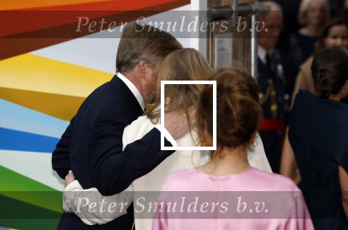 Amsterdam 18 april 2024
Contraprestatie
Koning Felipe en Koningin Letizia bieden het Koninklijk Paar een receptie aan in Museum STRAAT in Amsterdam. Hierbij is ook de Prinses van Oranje aanwezig. Tijdens de receptie openen de Koninklijke Paren een expositie van tien Spaanse en Nederlandse muurschilders. De tentoonstelling is tot en met 2 juni te bezoeken. Na de receptie neemt het Koninklijk Paar afscheid van de Spaanse Koning en Koningin. Aanwezig Koning Felipe Koningin Letizia Koning Willem Alexnader Koningin Maxima Prinses Amalia Prinses Margriet en Mr Pieter v Vollenhoven.