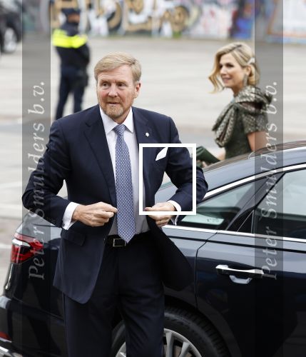 Amsterdam 18 april 2024
Contraprestatie
Koning Felipe en Koningin Letizia bieden het Koninklijk Paar een receptie aan in Museum STRAAT in Amsterdam. Hierbij is ook de Prinses van Oranje aanwezig. Tijdens de receptie openen de Koninklijke Paren een expositie van tien Spaanse en Nederlandse muurschilders. De tentoonstelling is tot en met 2 juni te bezoeken. Na de receptie neemt het Koninklijk Paar afscheid van de Spaanse Koning en Koningin. Aanwezig Koning Felipe Koningin Letizia Koning Willem Alexnader Koningin Maxima Prinses Amalia Prinses Margriet en Mr Pieter v Vollenhoven.