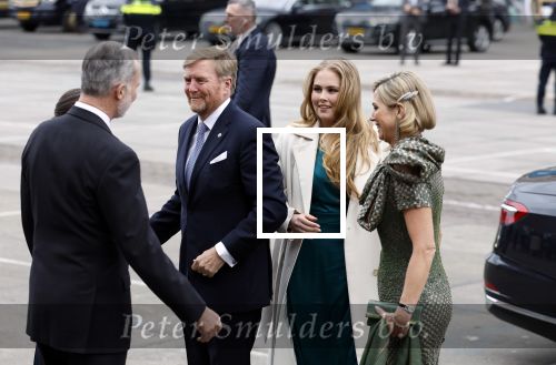 Amsterdam 18 april 2024
Contraprestatie
Koning Felipe en Koningin Letizia bieden het Koninklijk Paar een receptie aan in Museum STRAAT in Amsterdam. Hierbij is ook de Prinses van Oranje aanwezig. Tijdens de receptie openen de Koninklijke Paren een expositie van tien Spaanse en Nederlandse muurschilders. De tentoonstelling is tot en met 2 juni te bezoeken. Na de receptie neemt het Koninklijk Paar afscheid van de Spaanse Koning en Koningin. Aanwezig Koning Felipe Koningin Letizia Koning Willem Alexnader Koningin Maxima Prinses Amalia Prinses Margriet en Mr Pieter v Vollenhoven.