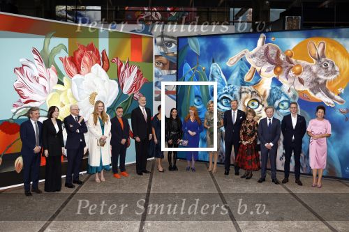 Amsterdam 18 april 2024
Contraprestatie
Koning Felipe en Koningin Letizia bieden het Koninklijk Paar een receptie aan in Museum STRAAT in Amsterdam. Hierbij is ook de Prinses van Oranje aanwezig. Tijdens de receptie openen de Koninklijke Paren een expositie van tien Spaanse en Nederlandse muurschilders. De tentoonstelling is tot en met 2 juni te bezoeken. Na de receptie neemt het Koninklijk Paar afscheid van de Spaanse Koning en Koningin. Aanwezig Koning Felipe Koningin Letizia Koning Willem Alexnader Koningin Maxima Prinses Amalia Prinses Margriet en Mr Pieter v Vollenhoven.