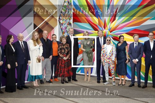 Amsterdam 18 april 2024
Contraprestatie
Koning Felipe en Koningin Letizia bieden het Koninklijk Paar een receptie aan in Museum STRAAT in Amsterdam. Hierbij is ook de Prinses van Oranje aanwezig. Tijdens de receptie openen de Koninklijke Paren een expositie van tien Spaanse en Nederlandse muurschilders. De tentoonstelling is tot en met 2 juni te bezoeken. Na de receptie neemt het Koninklijk Paar afscheid van de Spaanse Koning en Koningin. Aanwezig Koning Felipe Koningin Letizia Koning Willem Alexnader Koningin Maxima Prinses Amalia Prinses Margriet en Mr Pieter v Vollenhoven.