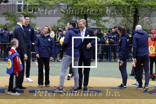 Amsterdam 17 april 2024
Staatsbezoek Nederland - Spanje met Koning Willem Alexander Koningin Maxima Koning Filipe en Koningin Letizia van Spanje aan Nederland . Koning Willem Alexander en Koning Felipe bezoeken Cruyff court in betondorp . oa aanwezig Jordy Cruijff Susila Cruijff Frank Rijkaard en Guus Hiddink.