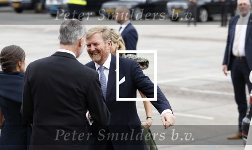 Amsterdam 18 april 2024
Contraprestatie
Koning Felipe en Koningin Letizia bieden het Koninklijk Paar een receptie aan in Museum STRAAT in Amsterdam. Hierbij is ook de Prinses van Oranje aanwezig. Tijdens de receptie openen de Koninklijke Paren een expositie van tien Spaanse en Nederlandse muurschilders. De tentoonstelling is tot en met 2 juni te bezoeken. Na de receptie neemt het Koninklijk Paar afscheid van de Spaanse Koning en Koningin. Aanwezig Koning Felipe Koningin Letizia Koning Willem Alexnader Koningin Maxima Prinses Amalia Prinses Margriet en Mr Pieter v Vollenhoven.
