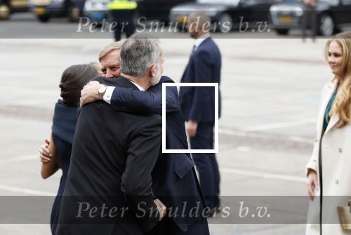 Amsterdam 18 april 2024
Contraprestatie
Koning Felipe en Koningin Letizia bieden het Koninklijk Paar een receptie aan in Museum STRAAT in Amsterdam. Hierbij is ook de Prinses van Oranje aanwezig. Tijdens de receptie openen de Koninklijke Paren een expositie van tien Spaanse en Nederlandse muurschilders. De tentoonstelling is tot en met 2 juni te bezoeken. Na de receptie neemt het Koninklijk Paar afscheid van de Spaanse Koning en Koningin. Aanwezig Koning Felipe Koningin Letizia Koning Willem Alexnader Koningin Maxima Prinses Amalia Prinses Margriet en Mr Pieter v Vollenhoven.