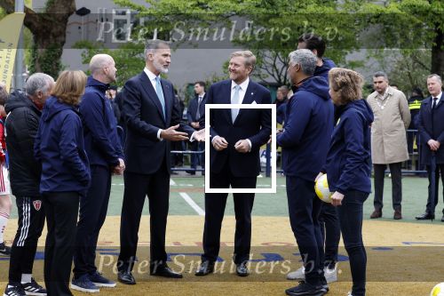 Amsterdam 17 april 2024
Staatsbezoek Nederland - Spanje met Koning Willem Alexander Koningin Maxima Koning Filipe en Koningin Letizia van Spanje aan Nederland . Koning Willem Alexander en Koning Felipe bezoeken Cruyff court in betondorp . oa aanwezig Jordy Cruijff Susila Cruijff Frank Rijkaard en Guus Hiddink.