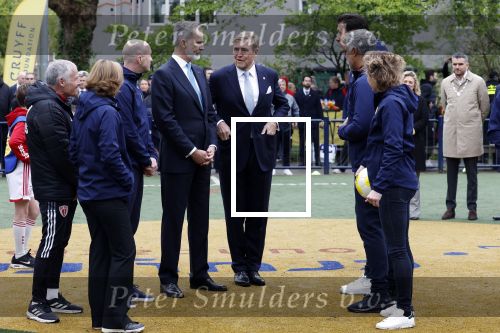 Amsterdam 17 april 2024
Staatsbezoek Nederland - Spanje met Koning Willem Alexander Koningin Maxima Koning Filipe en Koningin Letizia van Spanje aan Nederland . Koning Willem Alexander en Koning Felipe bezoeken Cruyff court in betondorp . oa aanwezig Jordy Cruijff Susila Cruijff Frank Rijkaard en Guus Hiddink.
