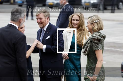 Amsterdam 18 april 2024
Contraprestatie
Koning Felipe en Koningin Letizia bieden het Koninklijk Paar een receptie aan in Museum STRAAT in Amsterdam. Hierbij is ook de Prinses van Oranje aanwezig. Tijdens de receptie openen de Koninklijke Paren een expositie van tien Spaanse en Nederlandse muurschilders. De tentoonstelling is tot en met 2 juni te bezoeken. Na de receptie neemt het Koninklijk Paar afscheid van de Spaanse Koning en Koningin. Aanwezig Koning Felipe Koningin Letizia Koning Willem Alexnader Koningin Maxima Prinses Amalia Prinses Margriet en Mr Pieter v Vollenhoven.