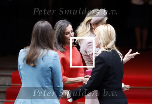 Amsterdam 18 april 2024
Koningin Maxima en Koningin Latizia van Spanje bezoeken Lab6 in Amsterdam west en aansluiten gaan ze naar 10 jaar bestaan Amsterdam Spanish film festival in Tuschinski.
Koningin Letizia