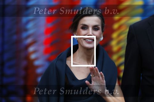Amsterdam 18 april 2024
Contraprestatie
Koning Felipe en Koningin Letizia bieden het Koninklijk Paar een receptie aan in Museum STRAAT in Amsterdam. Hierbij is ook de Prinses van Oranje aanwezig. Tijdens de receptie openen de Koninklijke Paren een expositie van tien Spaanse en Nederlandse muurschilders. De tentoonstelling is tot en met 2 juni te bezoeken. Na de receptie neemt het Koninklijk Paar afscheid van de Spaanse Koning en Koningin. Aanwezig Koning Felipe Koningin Letizia Koning Willem Alexnader Koningin Maxima Prinses Amalia Prinses Margriet en Mr Pieter v Vollenhoven.