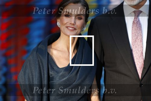 Amsterdam 18 april 2024
Contraprestatie
Koning Felipe en Koningin Letizia bieden het Koninklijk Paar een receptie aan in Museum STRAAT in Amsterdam. Hierbij is ook de Prinses van Oranje aanwezig. Tijdens de receptie openen de Koninklijke Paren een expositie van tien Spaanse en Nederlandse muurschilders. De tentoonstelling is tot en met 2 juni te bezoeken. Na de receptie neemt het Koninklijk Paar afscheid van de Spaanse Koning en Koningin. Aanwezig Koning Felipe Koningin Letizia Koning Willem Alexnader Koningin Maxima Prinses Amalia Prinses Margriet en Mr Pieter v Vollenhoven.
