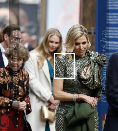 Amsterdam 18 april 2024
Contraprestatie
Koning Felipe en Koningin Letizia bieden het Koninklijk Paar een receptie aan in Museum STRAAT in Amsterdam. Hierbij is ook de Prinses van Oranje aanwezig. Tijdens de receptie openen de Koninklijke Paren een expositie van tien Spaanse en Nederlandse muurschilders. De tentoonstelling is tot en met 2 juni te bezoeken. Na de receptie neemt het Koninklijk Paar afscheid van de Spaanse Koning en Koningin. Aanwezig Koning Felipe Koningin Letizia Koning Willem Alexnader Koningin Maxima Prinses Amalia Prinses Margriet en Mr Pieter v Vollenhoven.