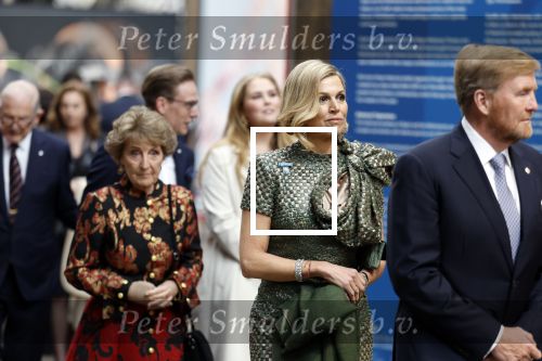 Amsterdam 18 april 2024
Contraprestatie
Koning Felipe en Koningin Letizia bieden het Koninklijk Paar een receptie aan in Museum STRAAT in Amsterdam. Hierbij is ook de Prinses van Oranje aanwezig. Tijdens de receptie openen de Koninklijke Paren een expositie van tien Spaanse en Nederlandse muurschilders. De tentoonstelling is tot en met 2 juni te bezoeken. Na de receptie neemt het Koninklijk Paar afscheid van de Spaanse Koning en Koningin. Aanwezig Koning Felipe Koningin Letizia Koning Willem Alexnader Koningin Maxima Prinses Amalia Prinses Margriet en Mr Pieter v Vollenhoven.