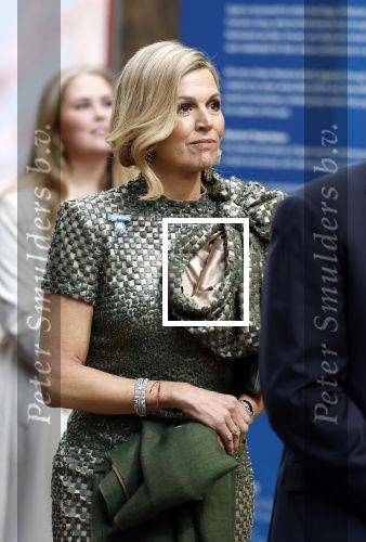 Amsterdam 18 april 2024
Contraprestatie
Koning Felipe en Koningin Letizia bieden het Koninklijk Paar een receptie aan in Museum STRAAT in Amsterdam. Hierbij is ook de Prinses van Oranje aanwezig. Tijdens de receptie openen de Koninklijke Paren een expositie van tien Spaanse en Nederlandse muurschilders. De tentoonstelling is tot en met 2 juni te bezoeken. Na de receptie neemt het Koninklijk Paar afscheid van de Spaanse Koning en Koningin. Aanwezig Koning Felipe Koningin Letizia Koning Willem Alexnader Koningin Maxima Prinses Amalia Prinses Margriet en Mr Pieter v Vollenhoven.