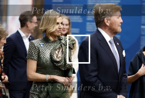 Amsterdam 18 april 2024
Contraprestatie
Koning Felipe en Koningin Letizia bieden het Koninklijk Paar een receptie aan in Museum STRAAT in Amsterdam. Hierbij is ook de Prinses van Oranje aanwezig. Tijdens de receptie openen de Koninklijke Paren een expositie van tien Spaanse en Nederlandse muurschilders. De tentoonstelling is tot en met 2 juni te bezoeken. Na de receptie neemt het Koninklijk Paar afscheid van de Spaanse Koning en Koningin. Aanwezig Koning Felipe Koningin Letizia Koning Willem Alexnader Koningin Maxima Prinses Amalia Prinses Margriet en Mr Pieter v Vollenhoven.