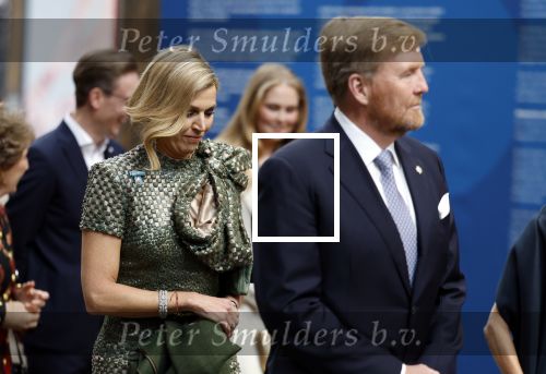 Amsterdam 18 april 2024
Contraprestatie
Koning Felipe en Koningin Letizia bieden het Koninklijk Paar een receptie aan in Museum STRAAT in Amsterdam. Hierbij is ook de Prinses van Oranje aanwezig. Tijdens de receptie openen de Koninklijke Paren een expositie van tien Spaanse en Nederlandse muurschilders. De tentoonstelling is tot en met 2 juni te bezoeken. Na de receptie neemt het Koninklijk Paar afscheid van de Spaanse Koning en Koningin. Aanwezig Koning Felipe Koningin Letizia Koning Willem Alexnader Koningin Maxima Prinses Amalia Prinses Margriet en Mr Pieter v Vollenhoven.