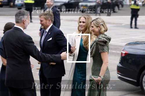 Amsterdam 18 april 2024
Contraprestatie
Koning Felipe en Koningin Letizia bieden het Koninklijk Paar een receptie aan in Museum STRAAT in Amsterdam. Hierbij is ook de Prinses van Oranje aanwezig. Tijdens de receptie openen de Koninklijke Paren een expositie van tien Spaanse en Nederlandse muurschilders. De tentoonstelling is tot en met 2 juni te bezoeken. Na de receptie neemt het Koninklijk Paar afscheid van de Spaanse Koning en Koningin. Aanwezig Koning Felipe Koningin Letizia Koning Willem Alexnader Koningin Maxima Prinses Amalia Prinses Margriet en Mr Pieter v Vollenhoven.