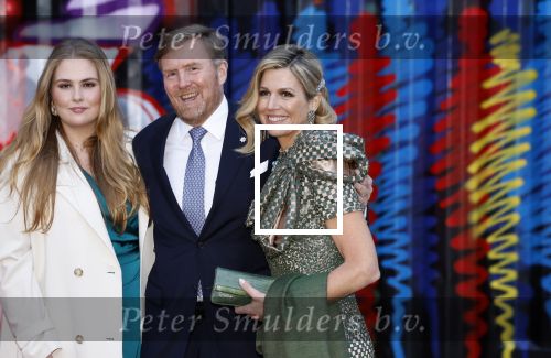 Amsterdam 18 april 2024
Contraprestatie
Koning Felipe en Koningin Letizia bieden het Koninklijk Paar een receptie aan in Museum STRAAT in Amsterdam. Hierbij is ook de Prinses van Oranje aanwezig. Tijdens de receptie openen de Koninklijke Paren een expositie van tien Spaanse en Nederlandse muurschilders. De tentoonstelling is tot en met 2 juni te bezoeken. Na de receptie neemt het Koninklijk Paar afscheid van de Spaanse Koning en Koningin. Aanwezig Koning Felipe Koningin Letizia Koning Willem Alexnader Koningin Maxima Prinses Amalia Prinses Margriet en Mr Pieter v Vollenhoven.