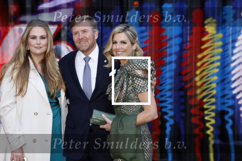 Amsterdam 18 april 2024
Contraprestatie
Koning Felipe en Koningin Letizia bieden het Koninklijk Paar een receptie aan in Museum STRAAT in Amsterdam. Hierbij is ook de Prinses van Oranje aanwezig. Tijdens de receptie openen de Koninklijke Paren een expositie van tien Spaanse en Nederlandse muurschilders. De tentoonstelling is tot en met 2 juni te bezoeken. Na de receptie neemt het Koninklijk Paar afscheid van de Spaanse Koning en Koningin. Aanwezig Koning Felipe Koningin Letizia Koning Willem Alexnader Koningin Maxima Prinses Amalia Prinses Margriet en Mr Pieter v Vollenhoven.